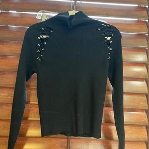 Black turtle neck with shoulder detail❣️